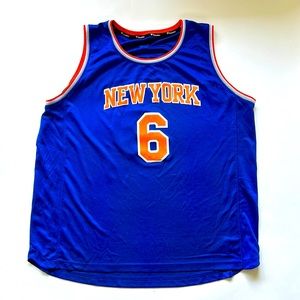 Vintage New York Knicks Porzingis jersey by Fanatics.  Size XL